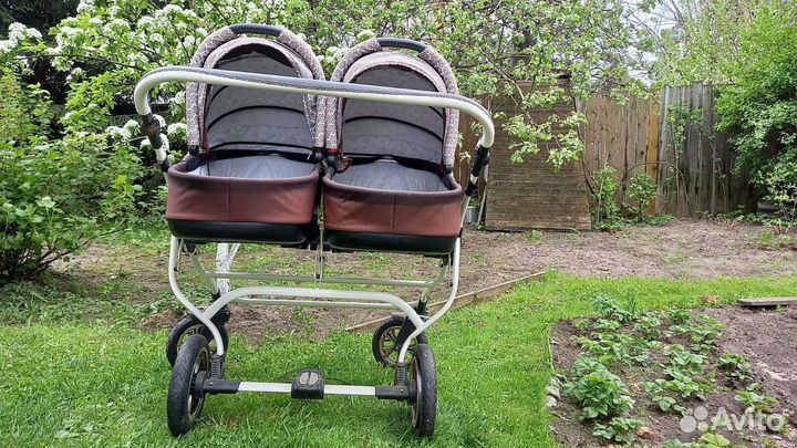 Коляска для двойни