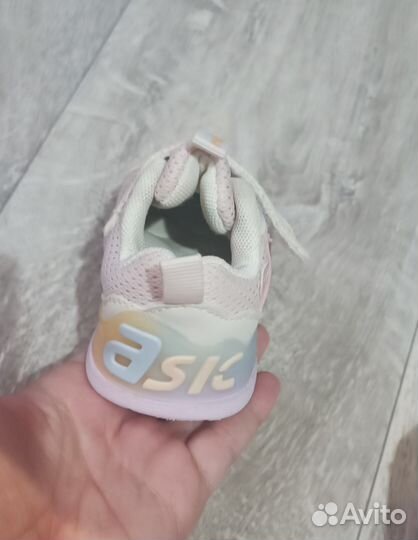 Кроссовки на девочку 20 размер