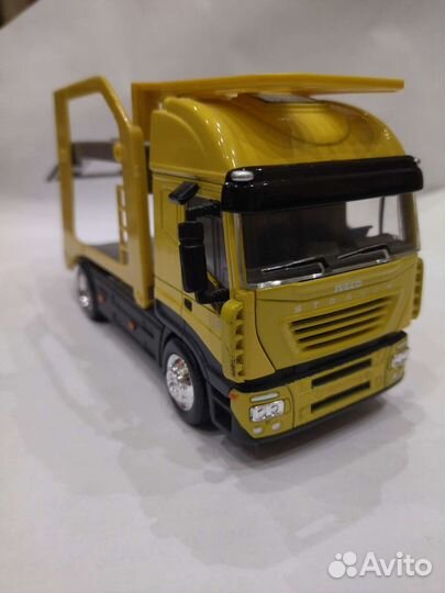 Автовоз Iveco Strails от New Ray 1:43