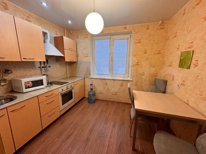 2-к. квартира, 54 м², 2/6 эт.