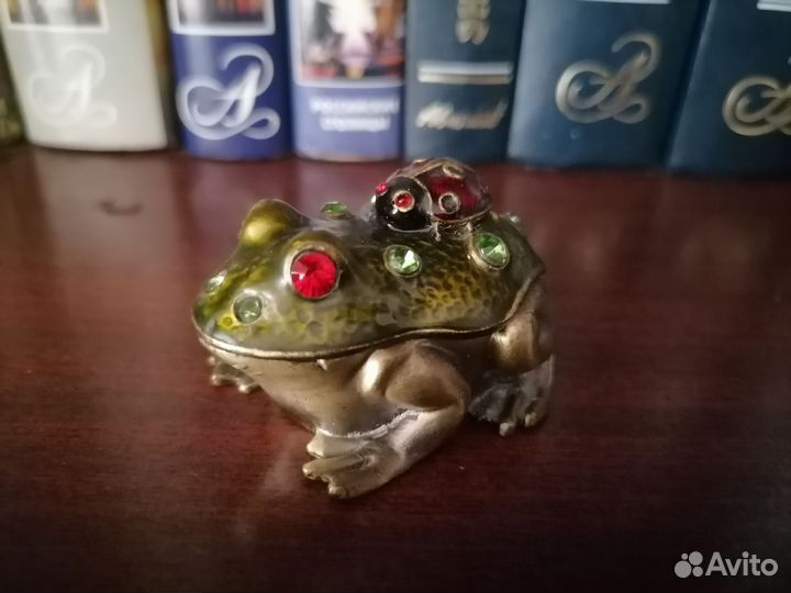 Шкатулки для украшений