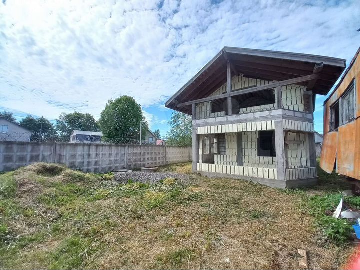 Дом 196 м² на участке 3 сот.