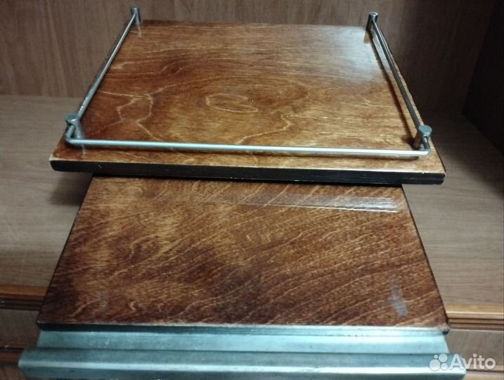 Полка настенная для телефона