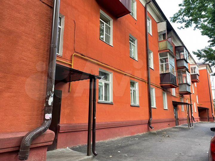 2-к. квартира, 47 м², 1/3 эт.