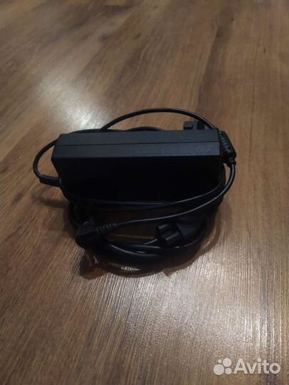 Продам блок питания на ноутбук