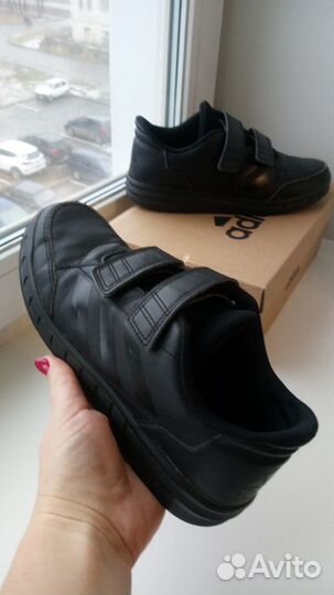 Кроссовки adidas 36