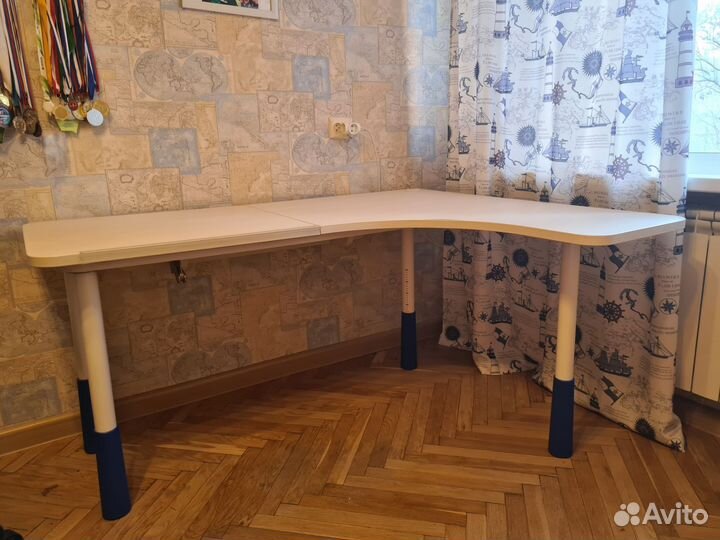 Растущий стол парта