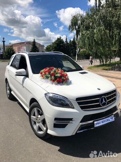 Свадебные украшения на автомобиль