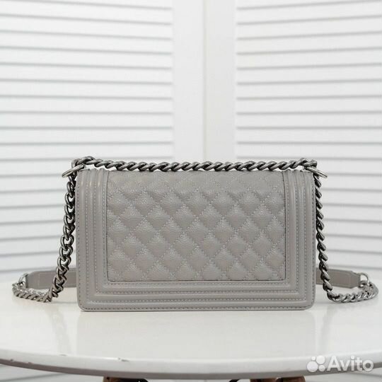 Сумка Chanel boy caviar medium