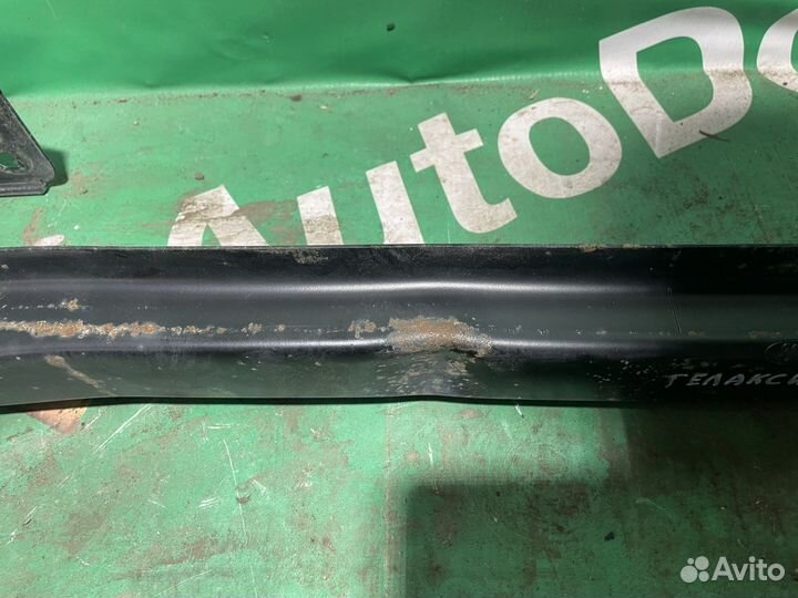 Задний усилитель бампера Ford Galaxy 2