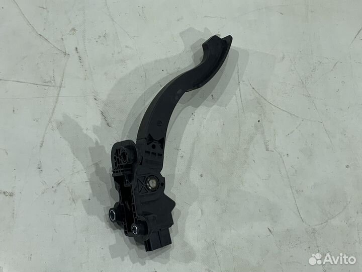 Педаль акселератора Mitsubishi Outlander 3