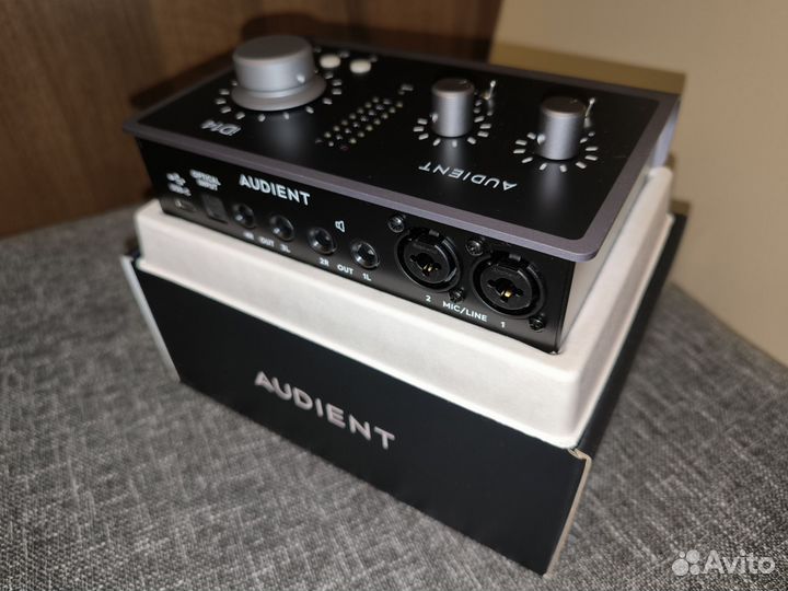 Аудиоинтерфейс Audient ID 14 mark II