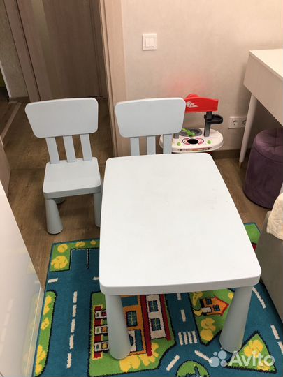 Стол и стулья детские IKEA