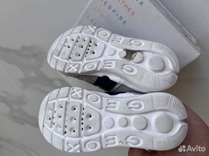 Кроссовки geox 24