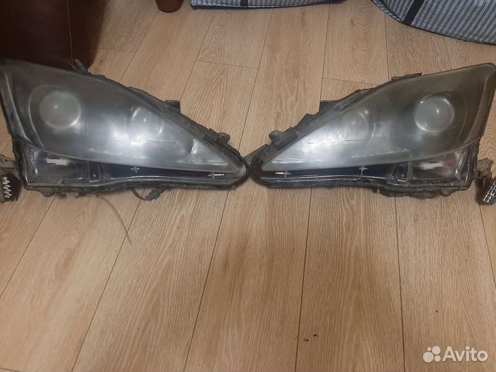 Фары на lexus is 250