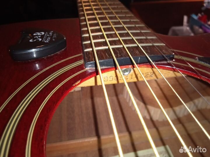 Электроакустическая гитара Maxtone с чехлом