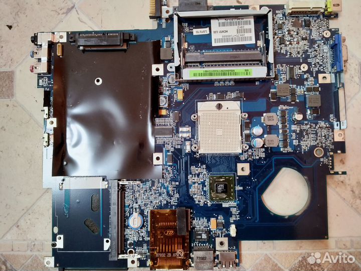 Материнская плата