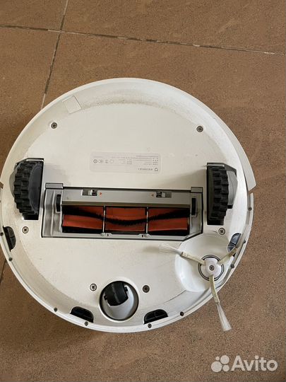 Продам робот-пылесос Xiaomi Mi Robot Vacuum Cleane