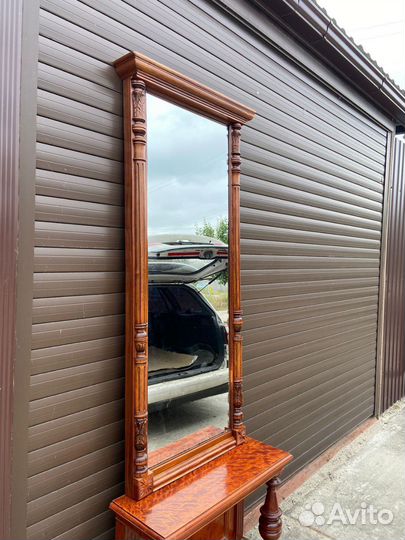 Консоль с зеркалом