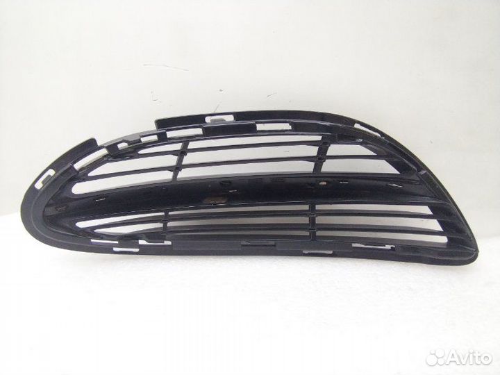 Решетка в бампер передняя правая Mercedes-Benz