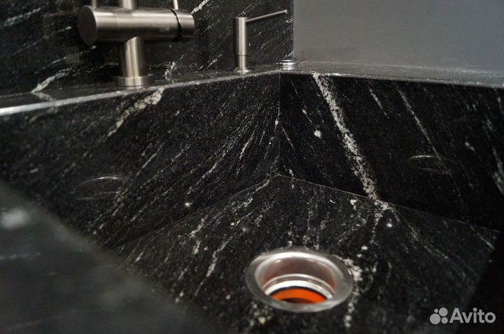 Кухонная столешница из природного камня