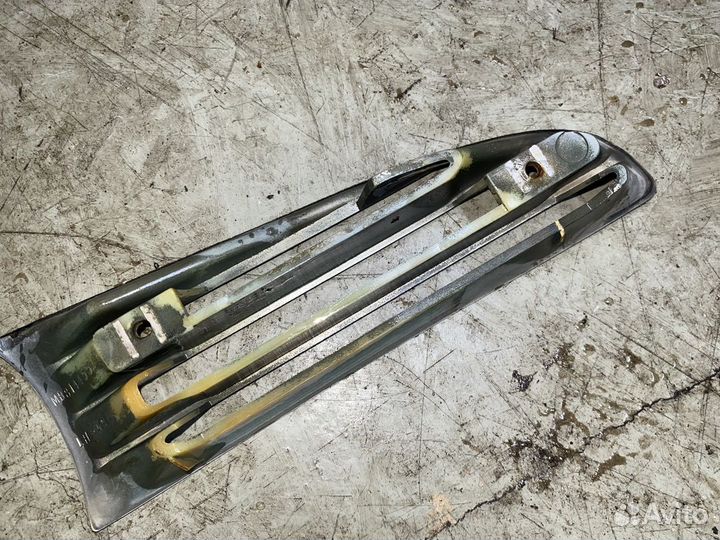 Решетка радиатора Mitsubishi Galant E52A MB814455