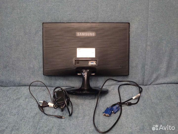 Монитор Samsung