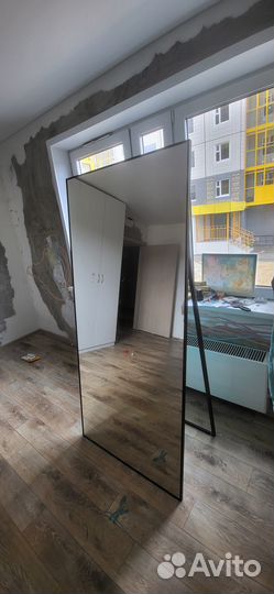 Зеркало напольное почти новое