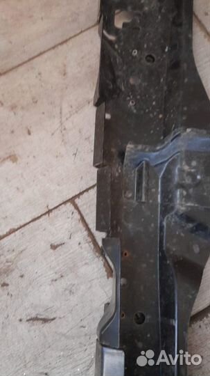 Верхняя часть панели передняя Toyota Land Cruiser