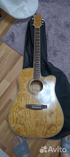 Акустическая гитара