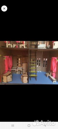 Большой кукольный домик