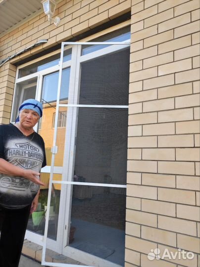 Москитные сетки на двери