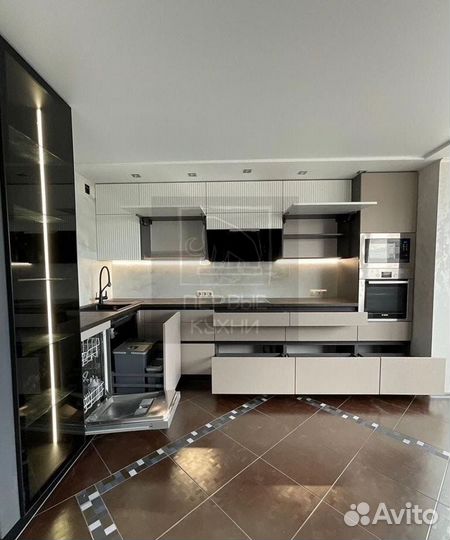 Кухня на заказ от фабрики за 14 дней