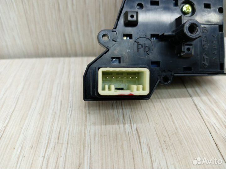 Кнопки руля левые Hyundai Solaris 2