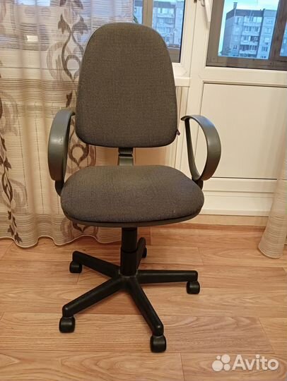 Офисное компьютерное кресло, механизм качения