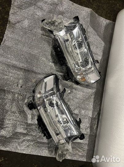 Фара фонарь Toyota Land cruiser 200 2015-2021
