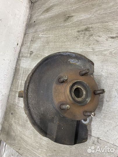 Кулак поворотный передний правый Mitsubishi Lancer