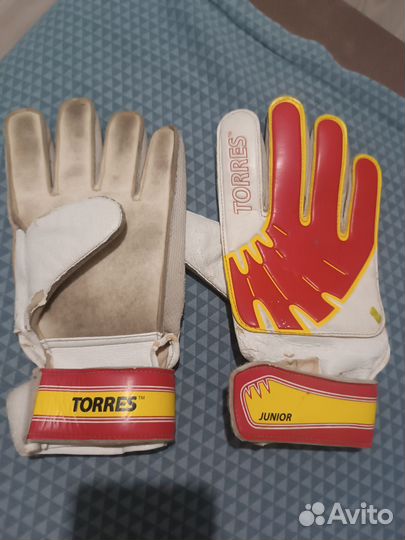 Вратарские перчатки