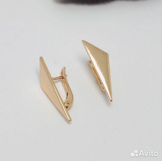 Серьги из медицинского сплава
