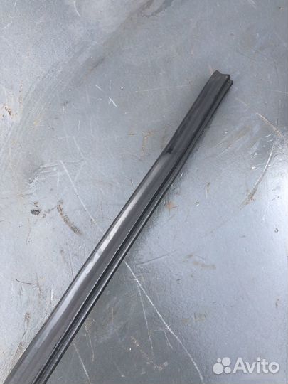 Уплотнитель капота Renault Logan 2 Stepway