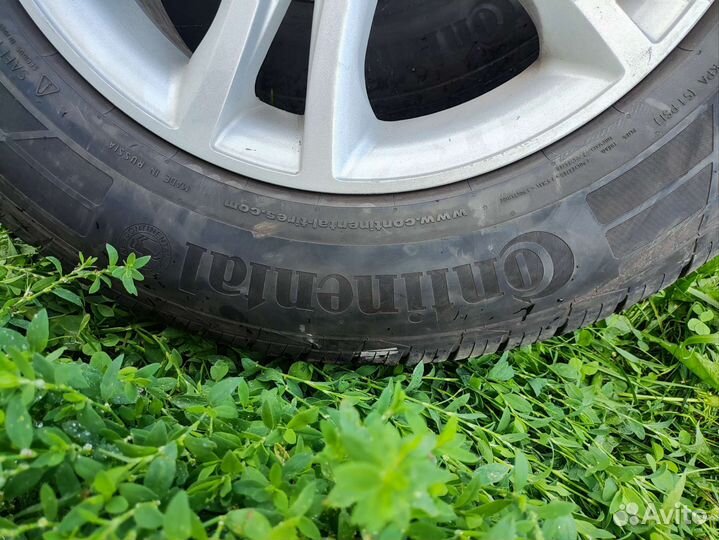 Continental ContiCrossContact LX2 215/65 R16