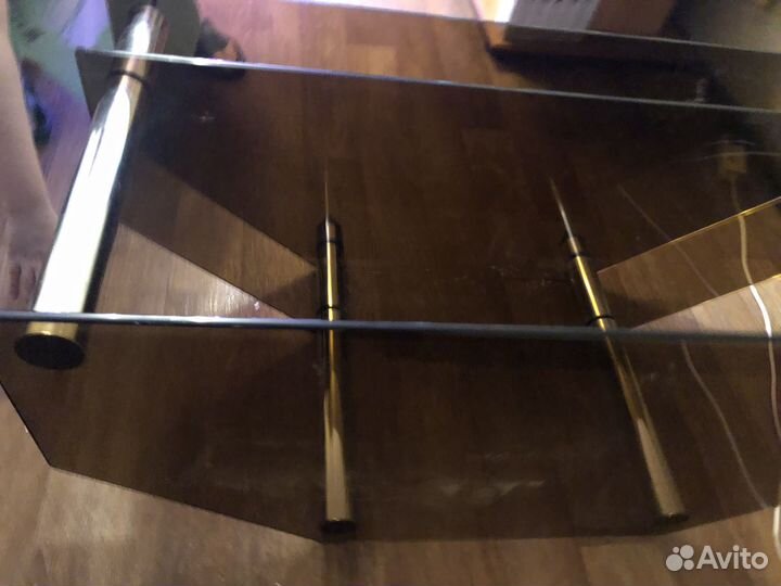 Тумба стеклянная под телевизор и аппаратуру тв
