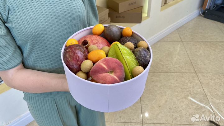 Корзина с фруктами