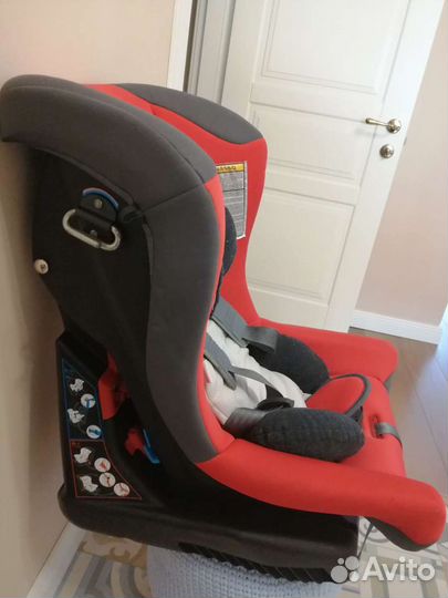 Детское автокресло chicco 0-18 kg