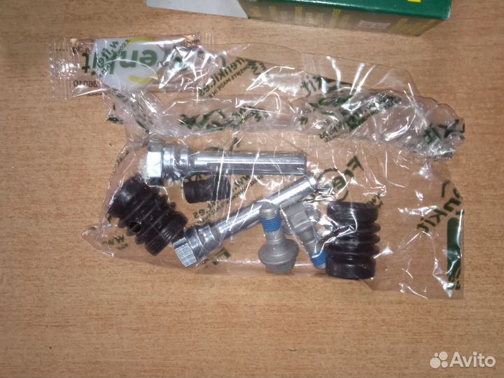 Направляющие заднего суппорта Шевроле Круз