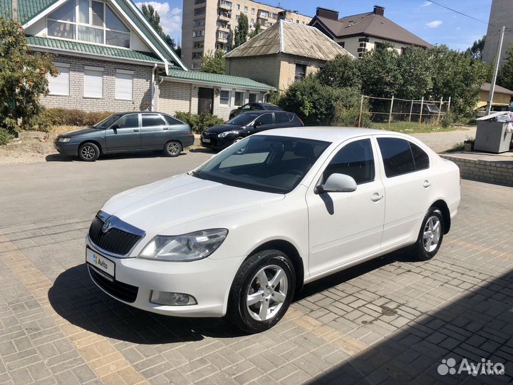 Candy white. Lb9a Candy White. Lf9e Candy White металлик. Lb9a белый (Candy White). Авто цвет Skoda lb9a - Candy White.