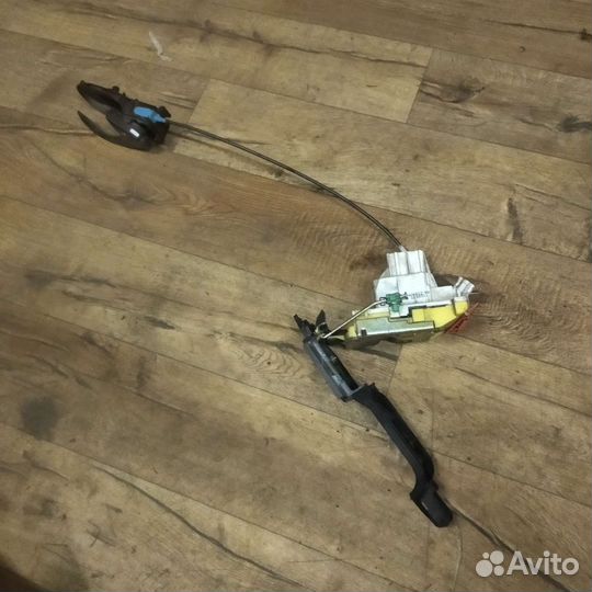 Замок двери задней правой Ford Focus 1