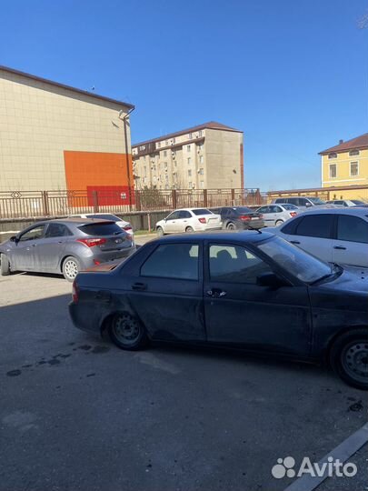 Капот на priora 2