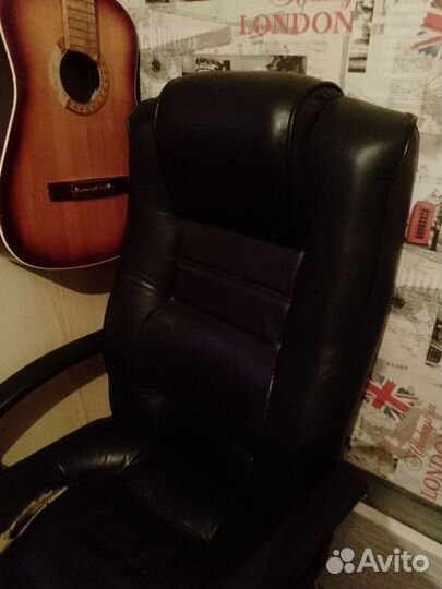 Кожанное кресло