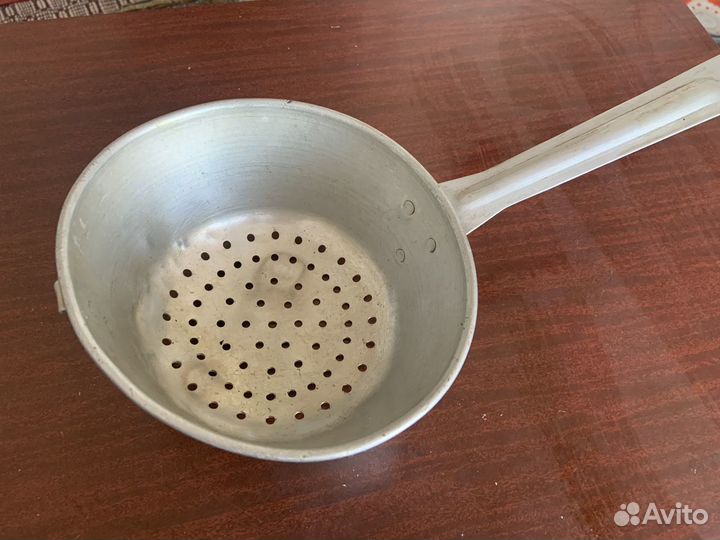 Ковш, дуршлаг и другая посуда